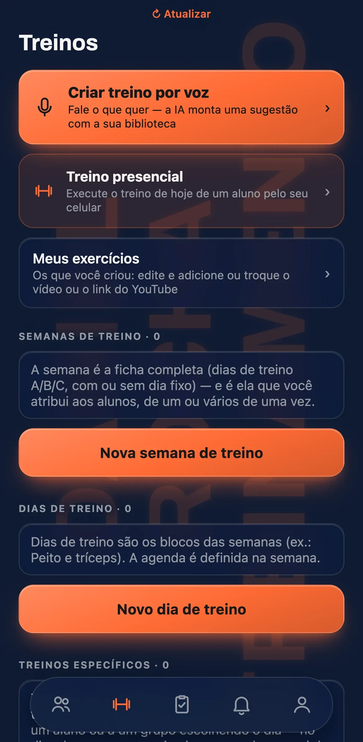 Aba Treinos do personal: criar treino por voz, treino presencial, exercícios próprios e semanas de treino.
